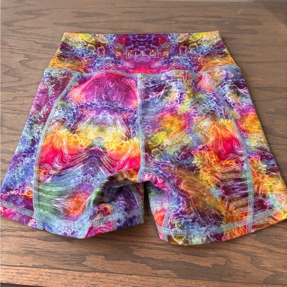 Fleo Colorful Women's Shorts high rise size small - Picture 8 of 9